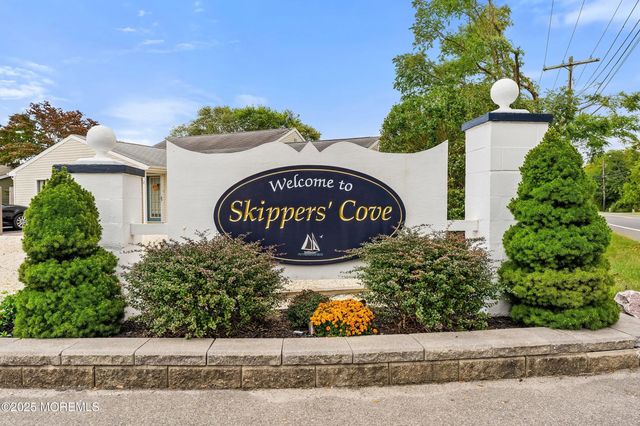 14 Hawkins Way, Waretown