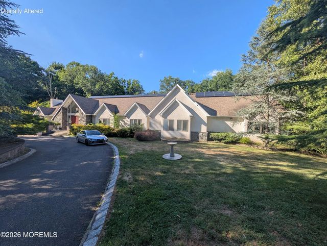 32 Takolusa Drive, Holmdel