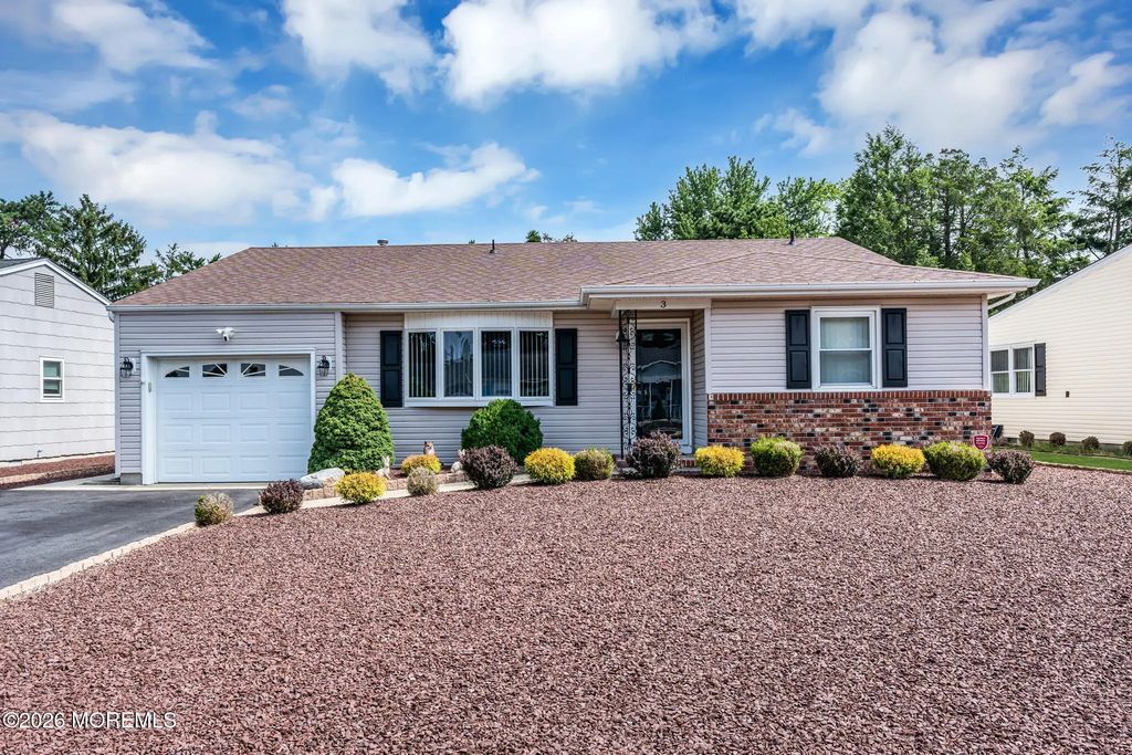 3 Randalls Drive, Toms River