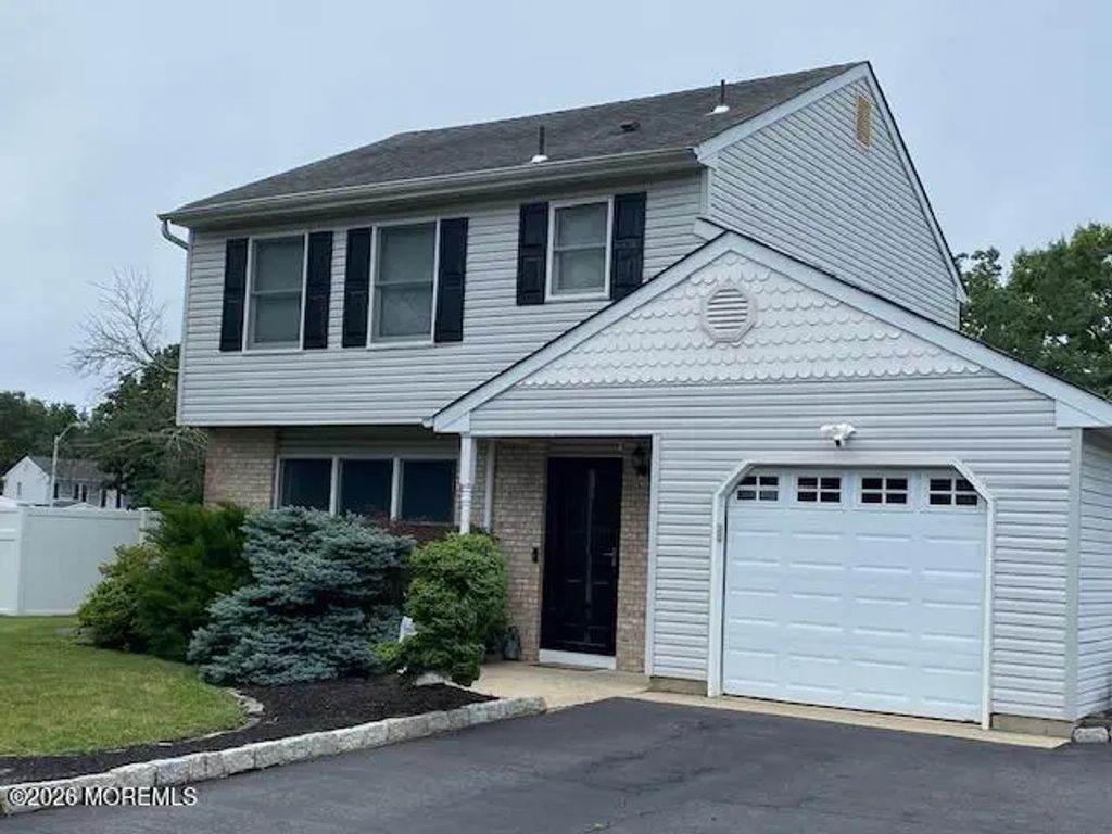 8 Partridge Lane, Howell