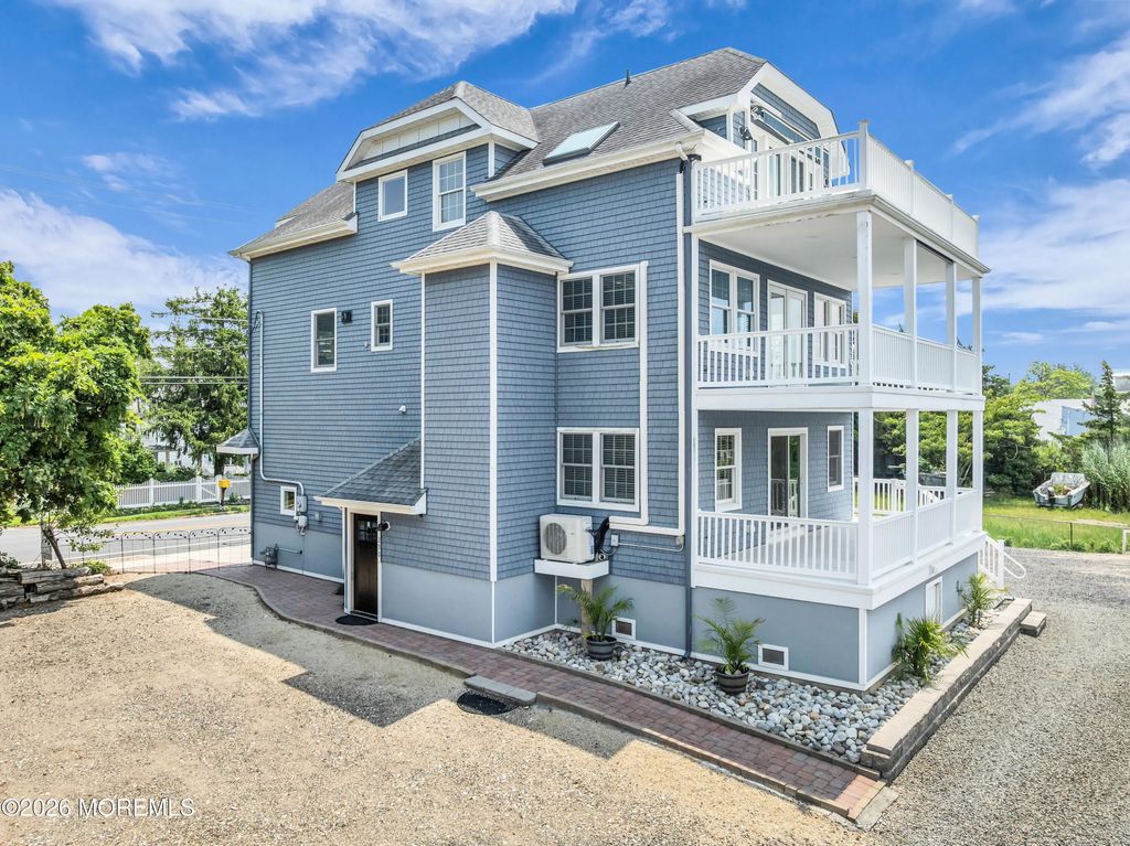 230 S Green Street, Tuckerton