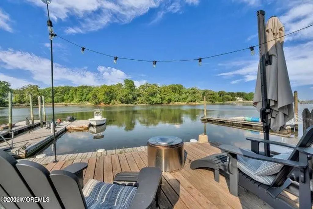 475 Locust Point Road, Rumson