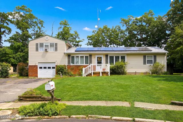 17 Darye Court, Toms River