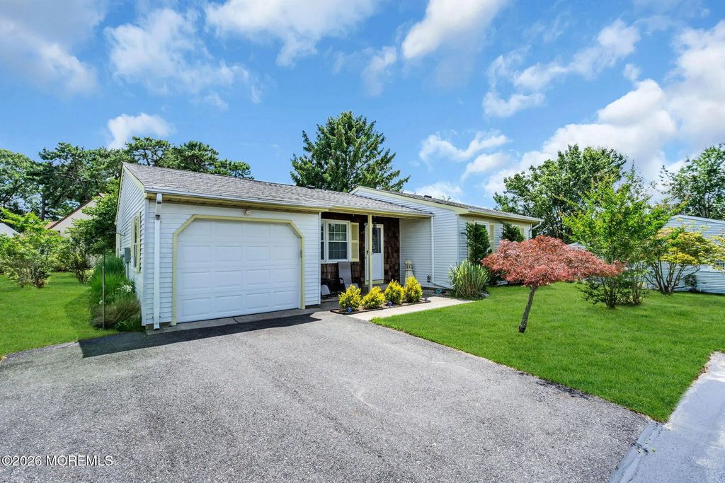 87 Chelsea Drive 72, Whiting