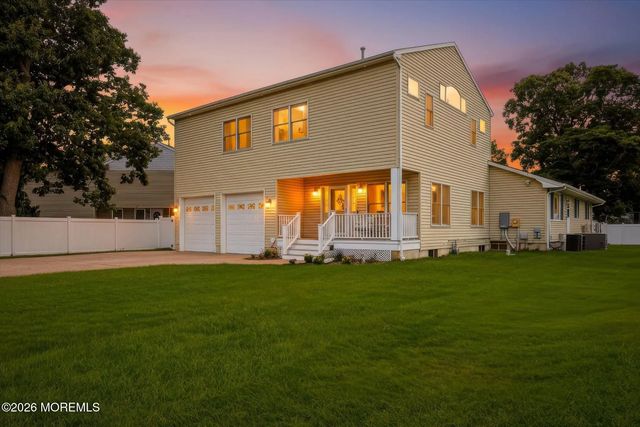 89 Venus Lane, Toms River