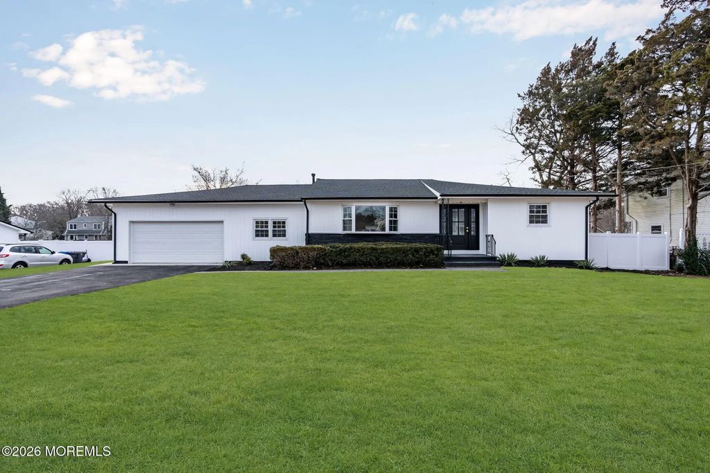 684 Brookside Drive, Toms River