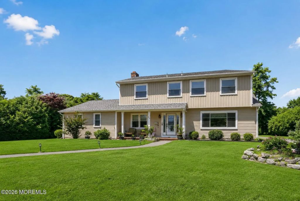 55 Roslyn Court, Long Branch