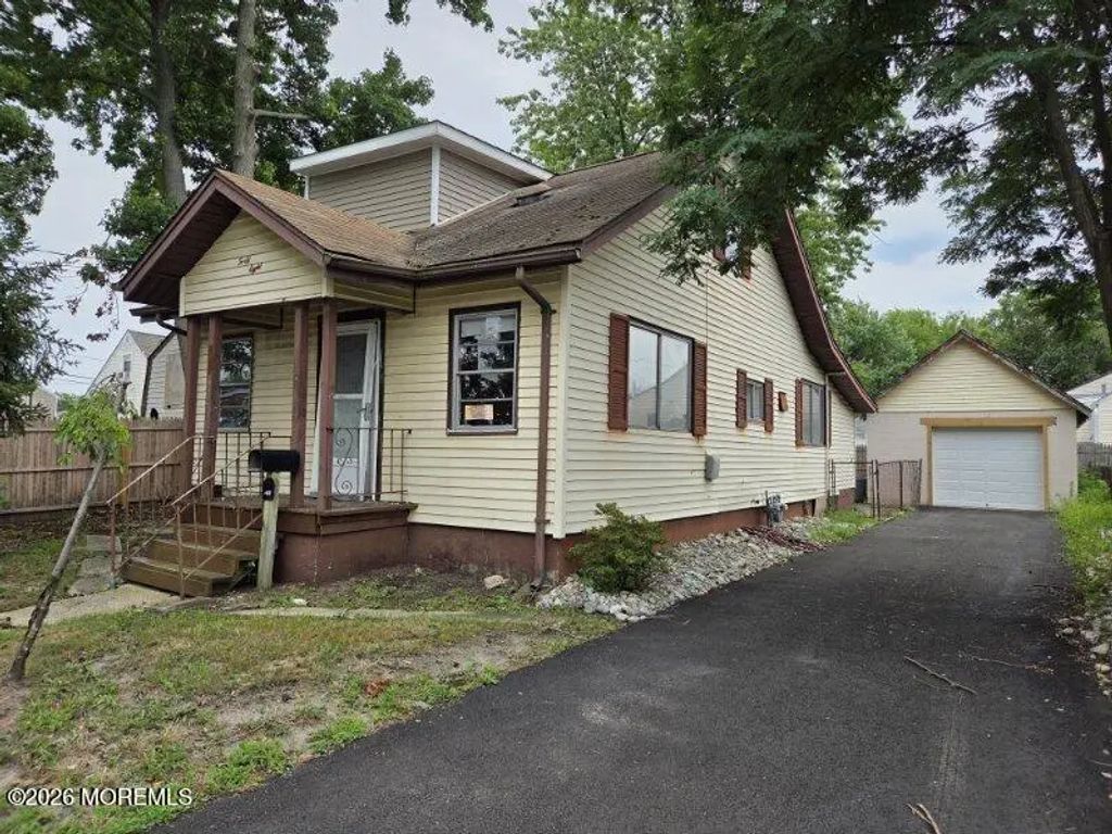 48 Leola Avenue, Keansburg
