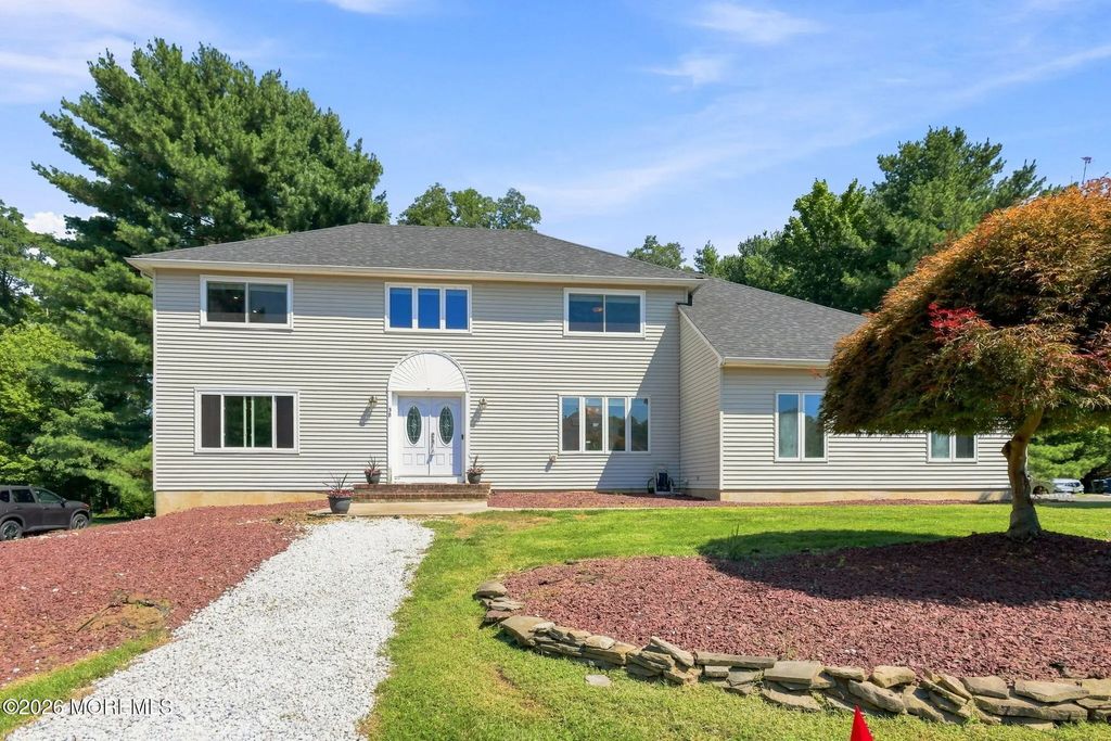 38 Knob Hill Road, Morganville