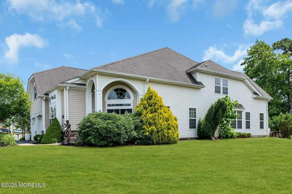 11 Mulberry Drive, Manahawkin