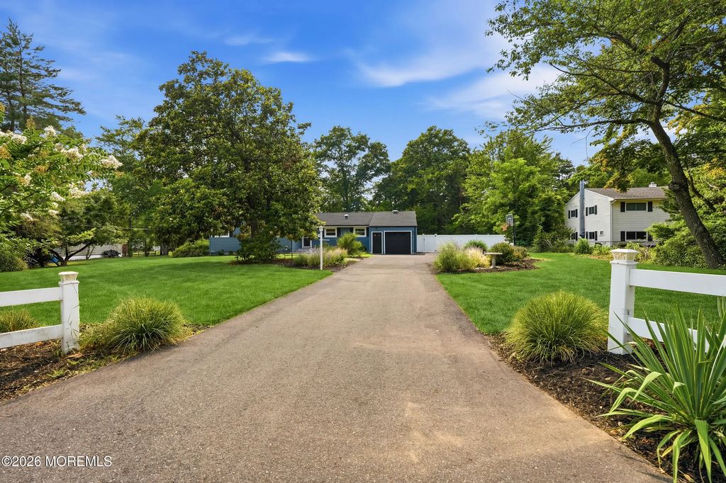 56 Hope Road, Tinton Falls