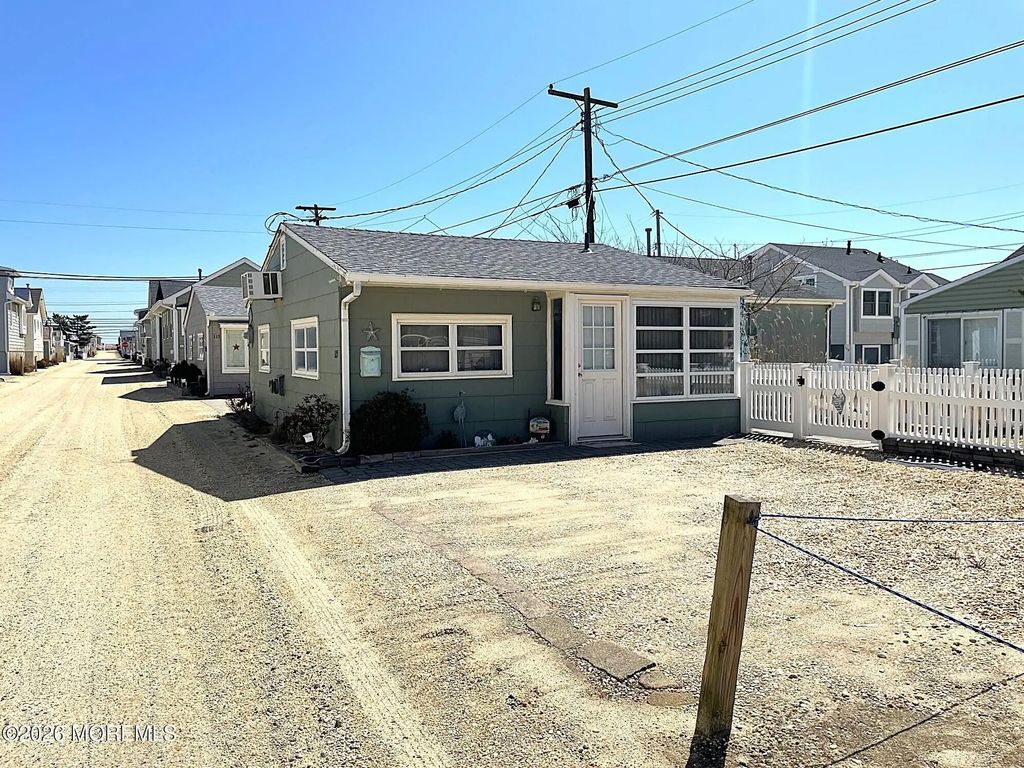 115 W Amberjack Way, Lavallette