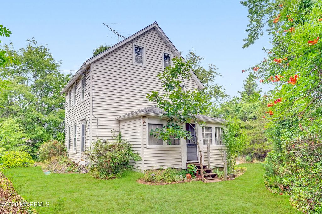 114 Division Street, West Creek