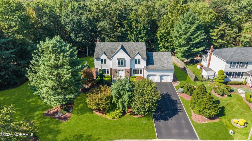 46 Heather Drive, Manalapan
