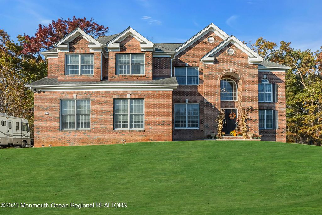 16 Lakeside Drive, Jackson