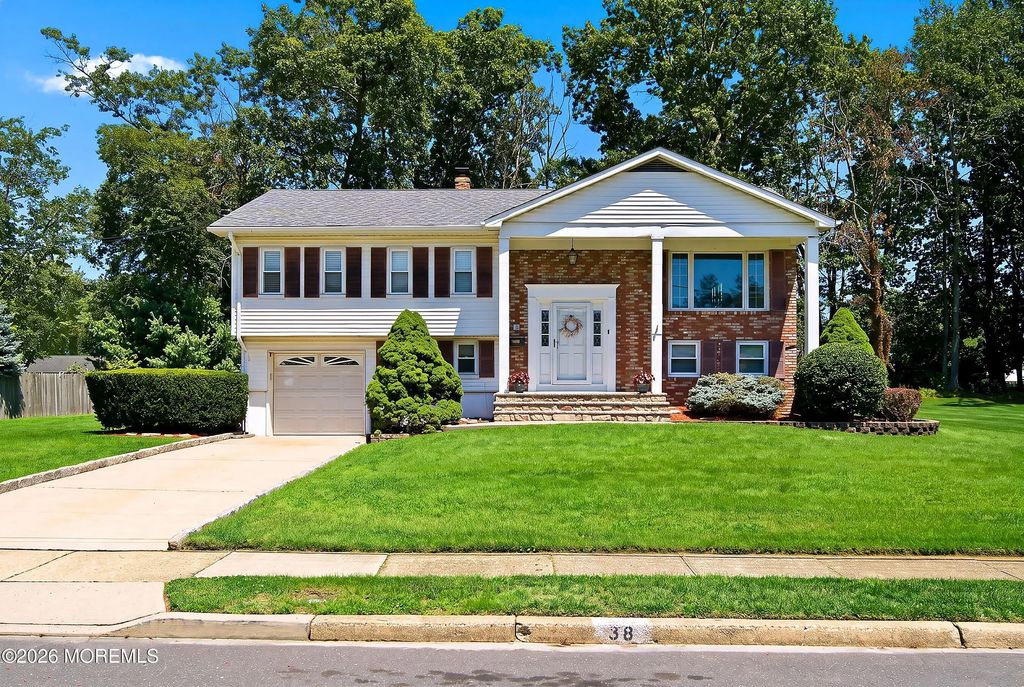 38 Brunswick Drive, Howell