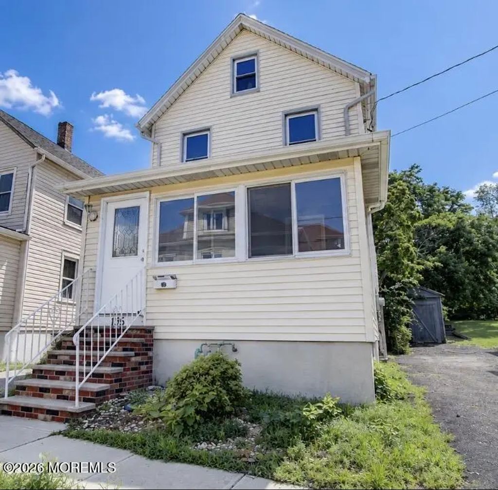 195 Pulaski Avenue, Sayreville