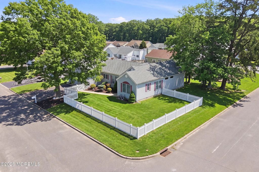 101 Foxwood Lane, Forked River