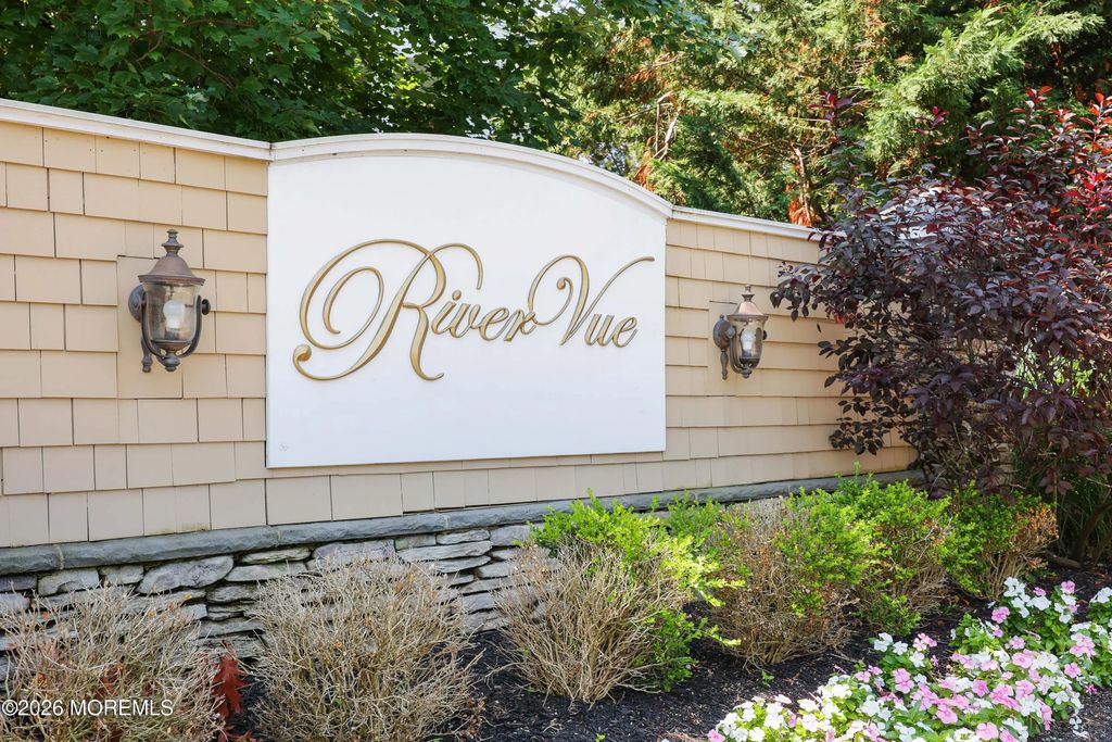 302 River Mist Way, Brielle