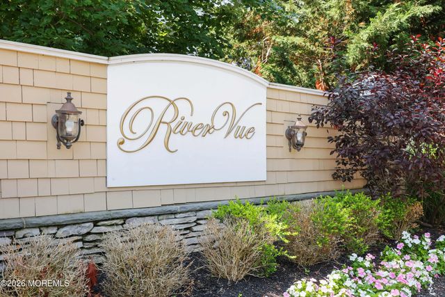 302 River Mist Way, Brielle