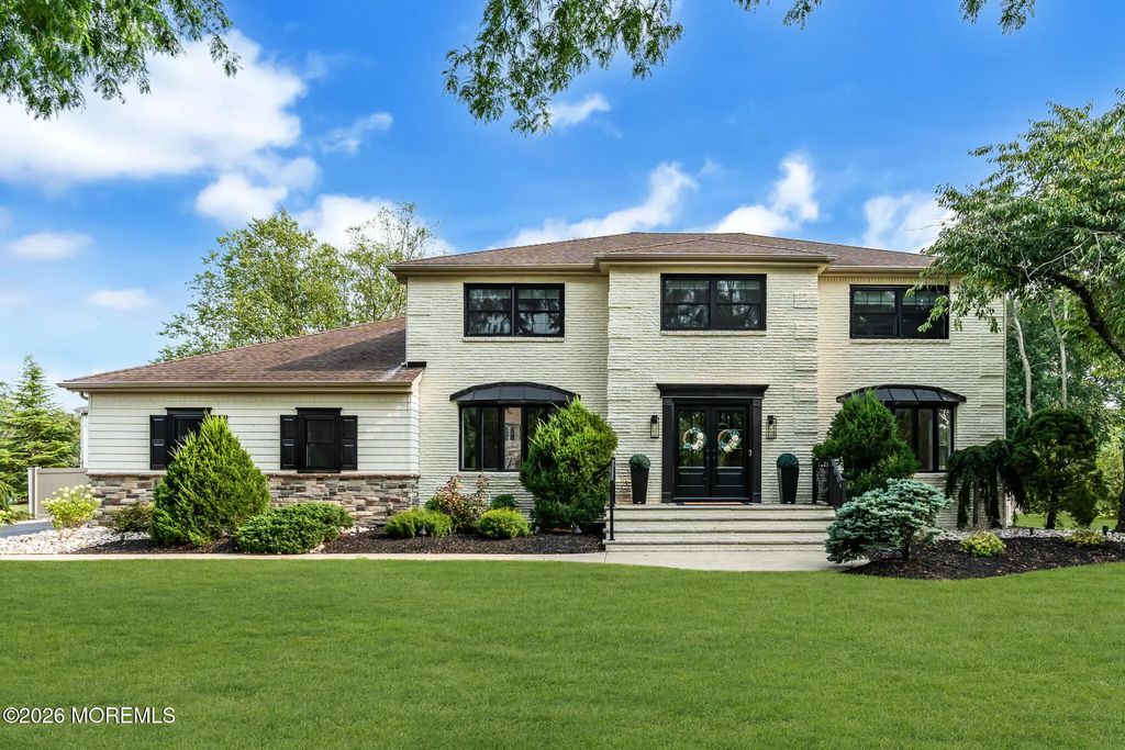 11 Verrazano Drive, Middletown