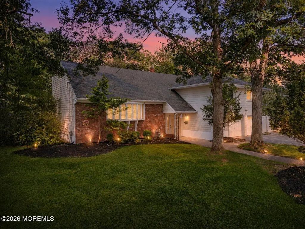 15 Moraine Road, Edison