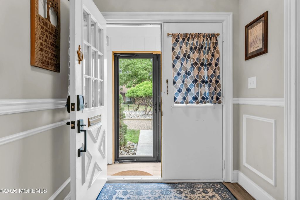 10 Danbury Court, Red Bank