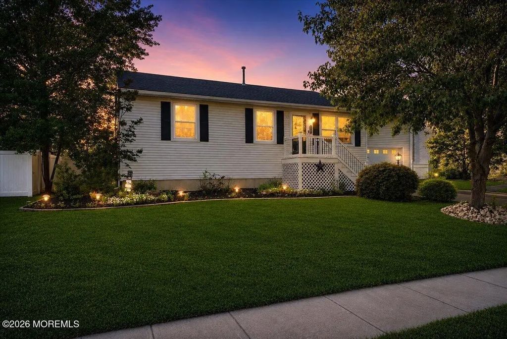 636 Monmouth Avenue, Port Monmouth