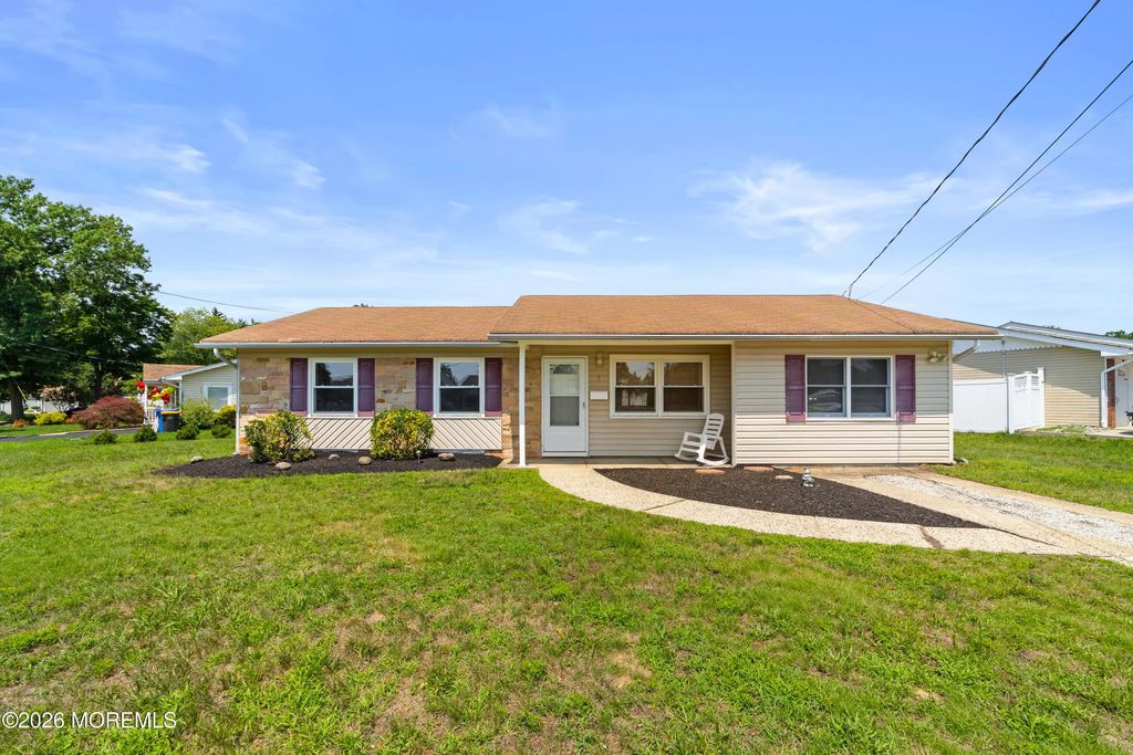 5 Forest Park Terrace, Monroe