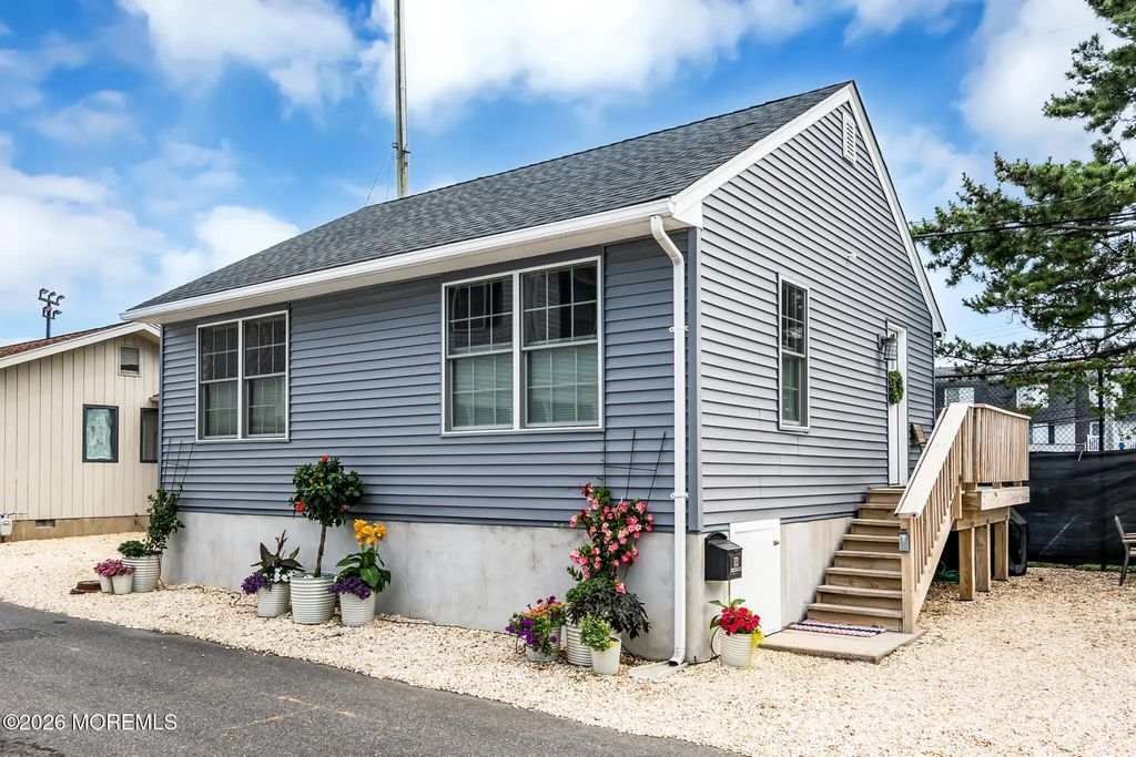 113 Johnson Road, Lavallette