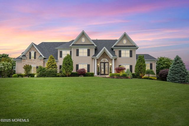 10 Hop Brook Lane, Holmdel