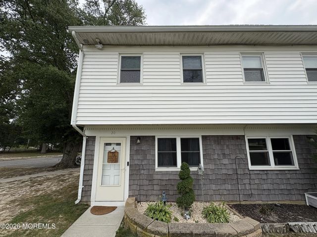 593 Garfield Avenue 20, Toms River
