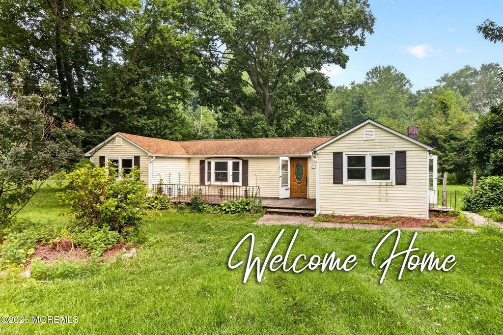 18 Dogwood Road, Blairstown