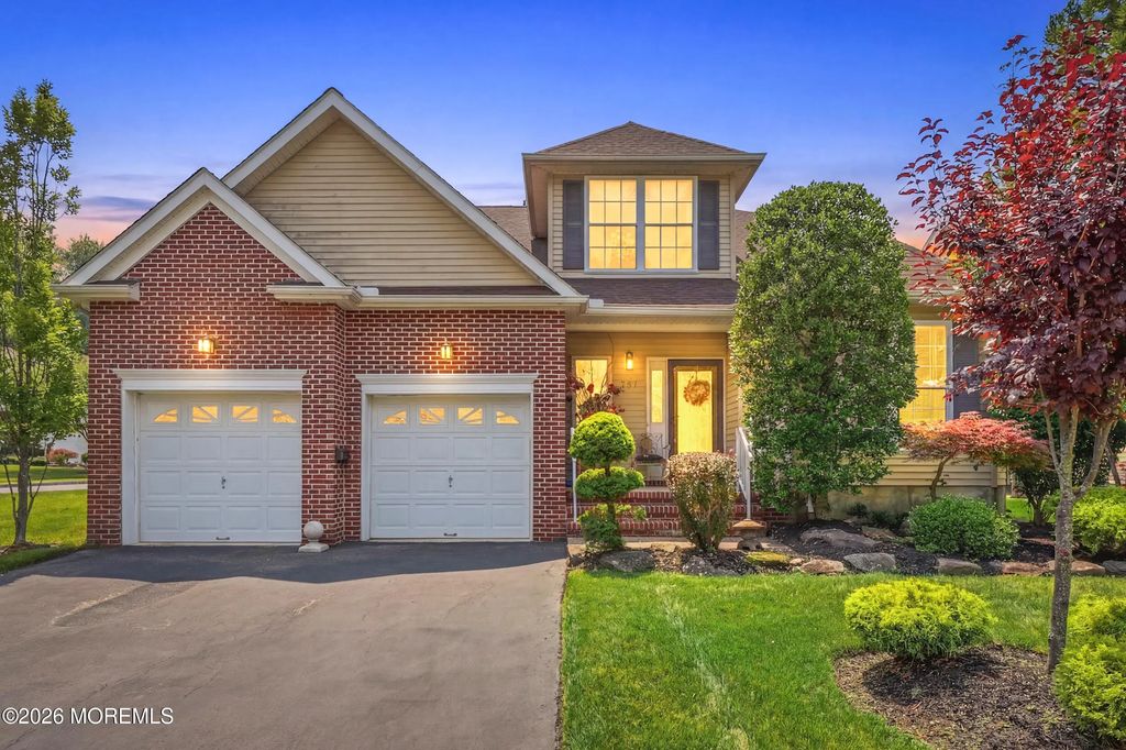 207 Bradwick Way, Marlboro