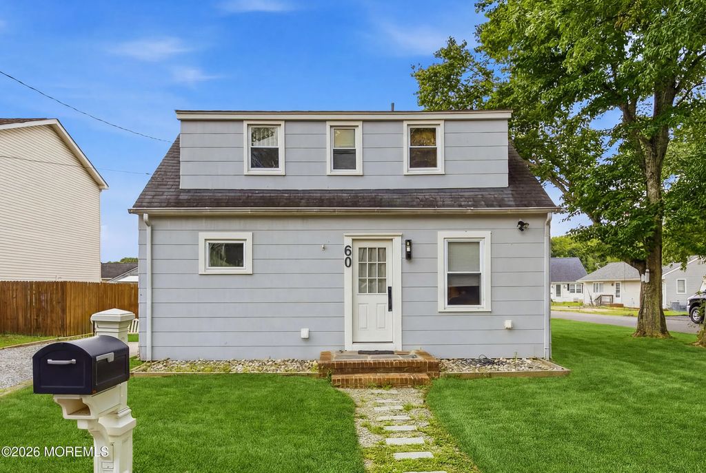 60 Illinois Avenue, Waretown