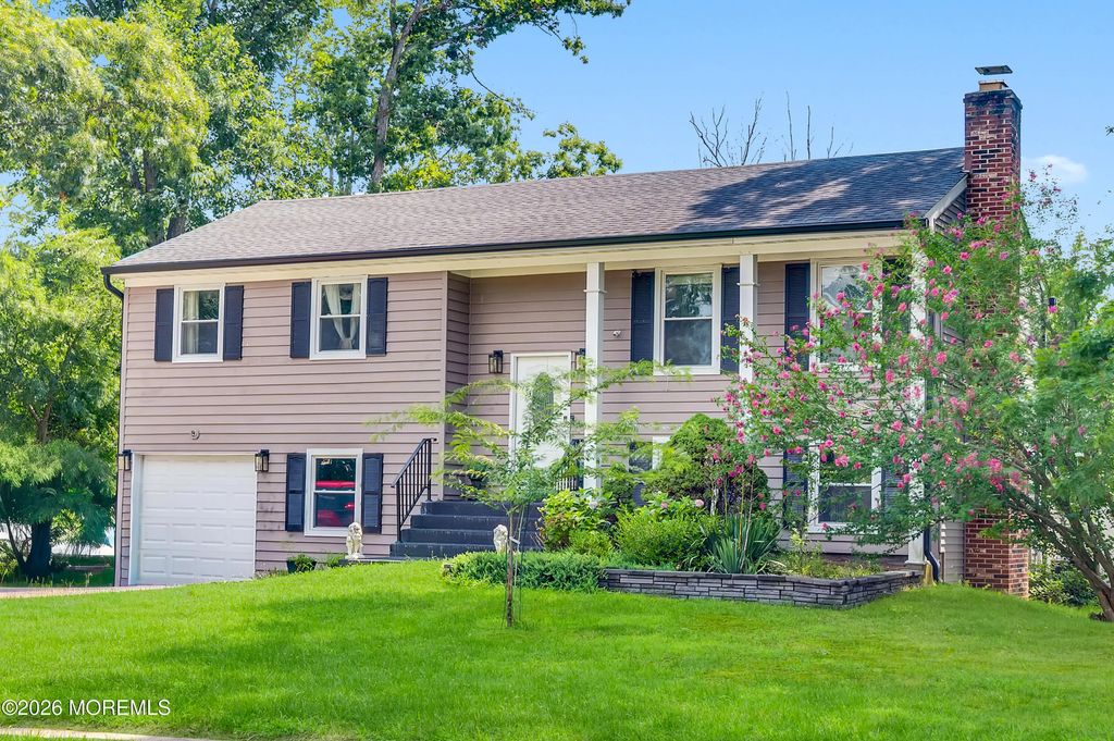 8 Asheville Street, Toms River