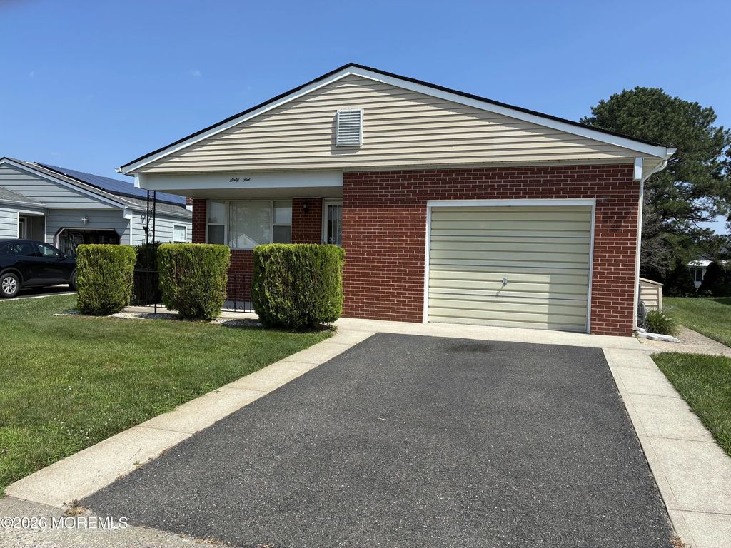 65 Woodstock Drive, Toms River
