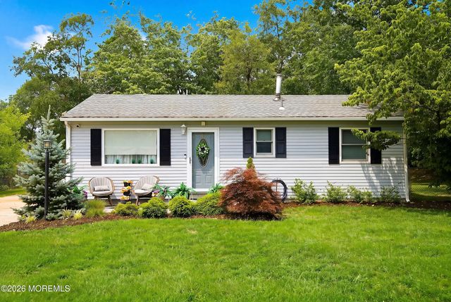 17 Locust Road, Howell
