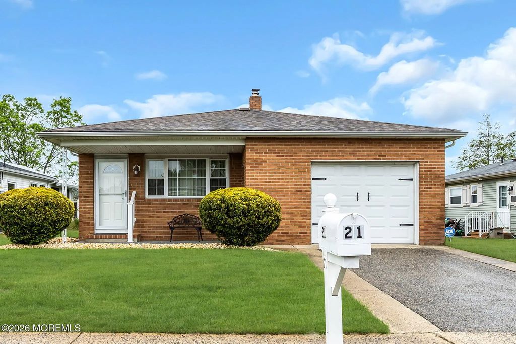 21 Maracaibo Place, Toms River