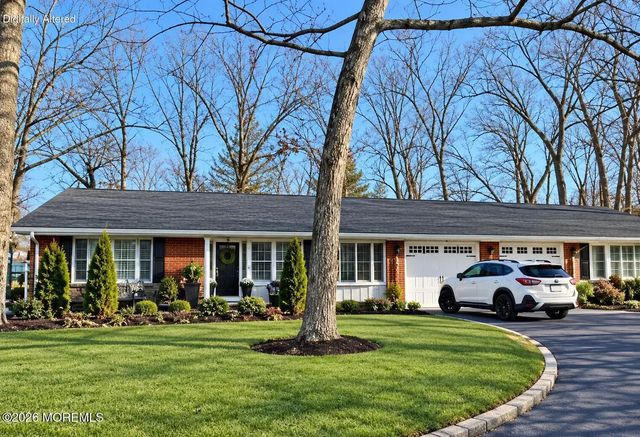 5b Buckingham Drive, Lakewood
