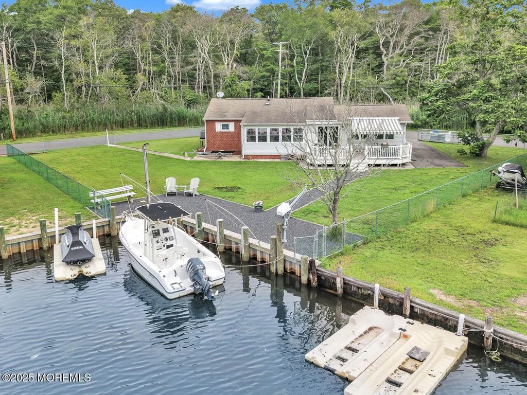 18 Beacon Drive, Waretown