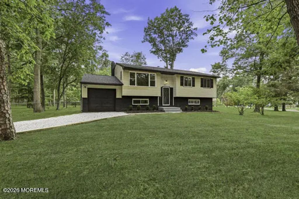 300 New Hampshire Road, Browns Mills