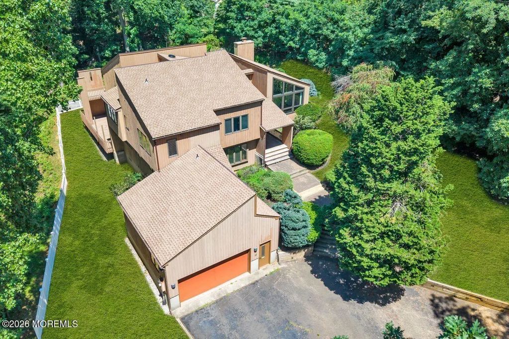 6 Sugar Lane, Holmdel