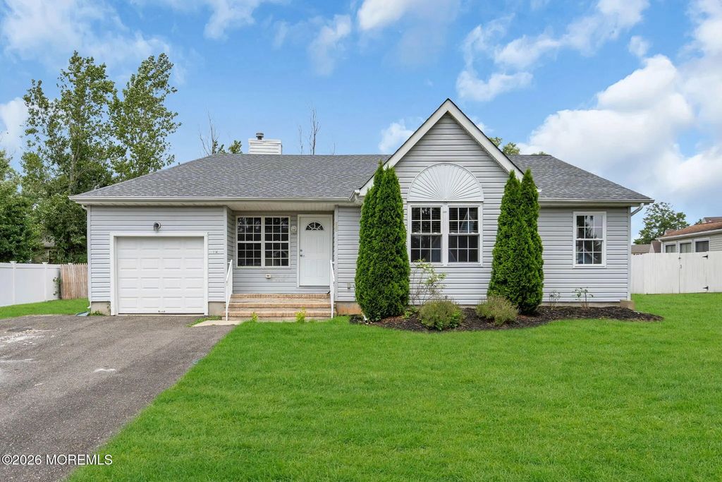 114 Oneida Lake Drive, Little Egg Harbor