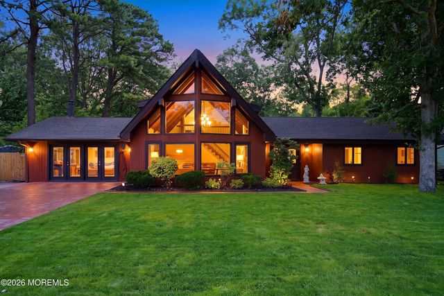 35 Pierson Road, Toms River