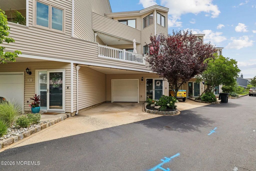 3 Newport Court, Long Branch