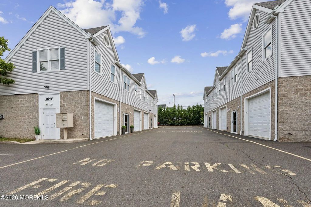 1646 Beaver Dam Road 1, Point Pleasant