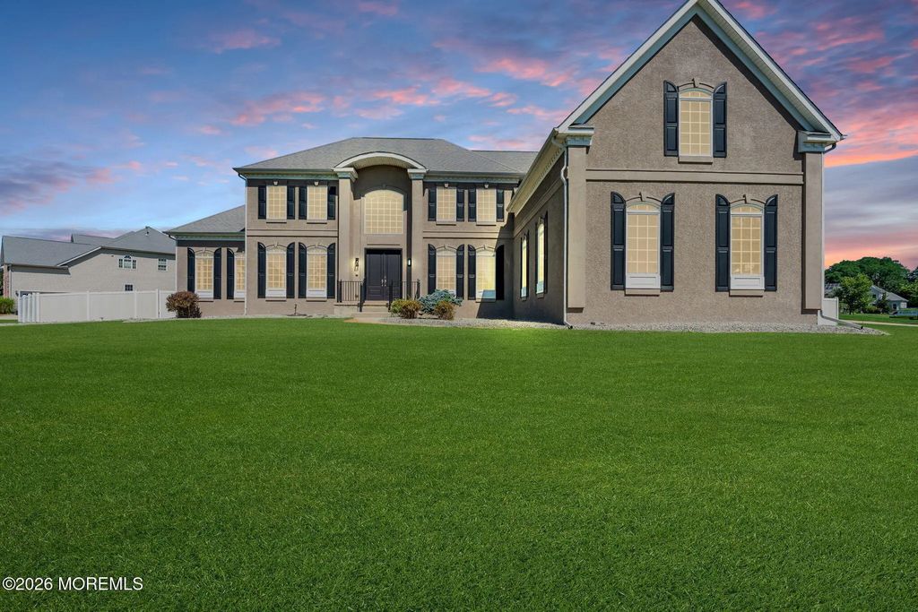 2 Kirsten Drive, Freehold