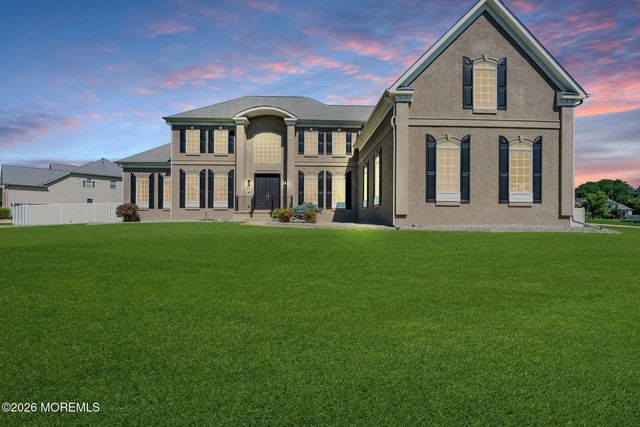 2 Kirsten Drive, Freehold