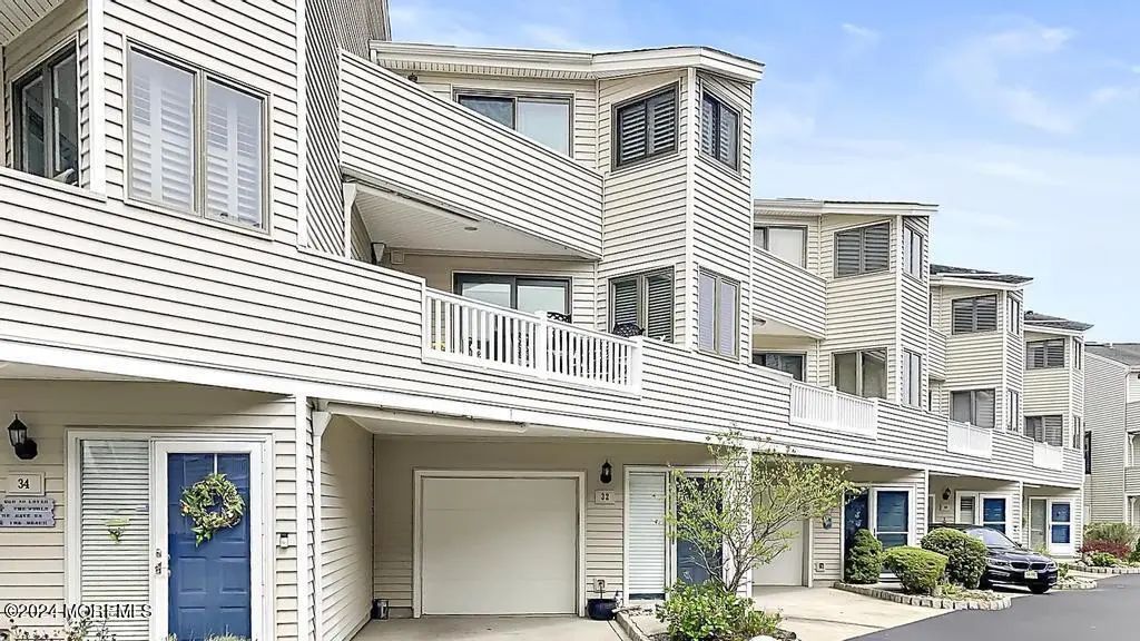 32 Sunset Avenue, Long Branch